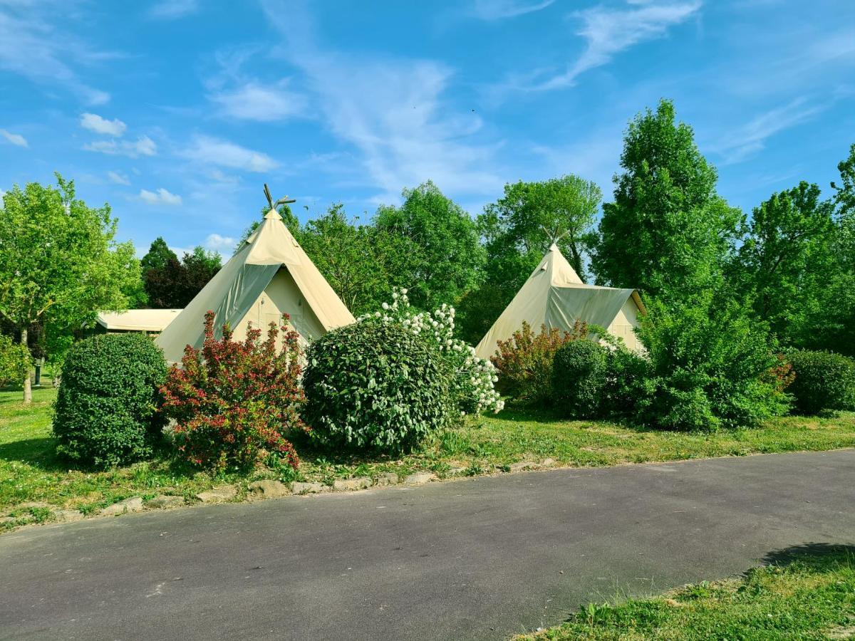 Resort & Camping - Val De Braye Bessé-sur-Braye المظهر الخارجي الصورة