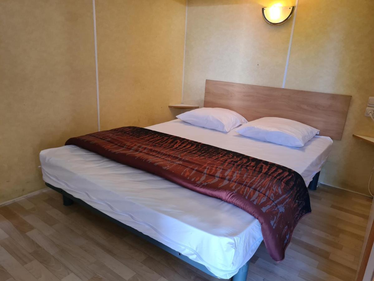 Resort & Camping - Val De Braye Bessé-sur-Braye المظهر الخارجي الصورة
