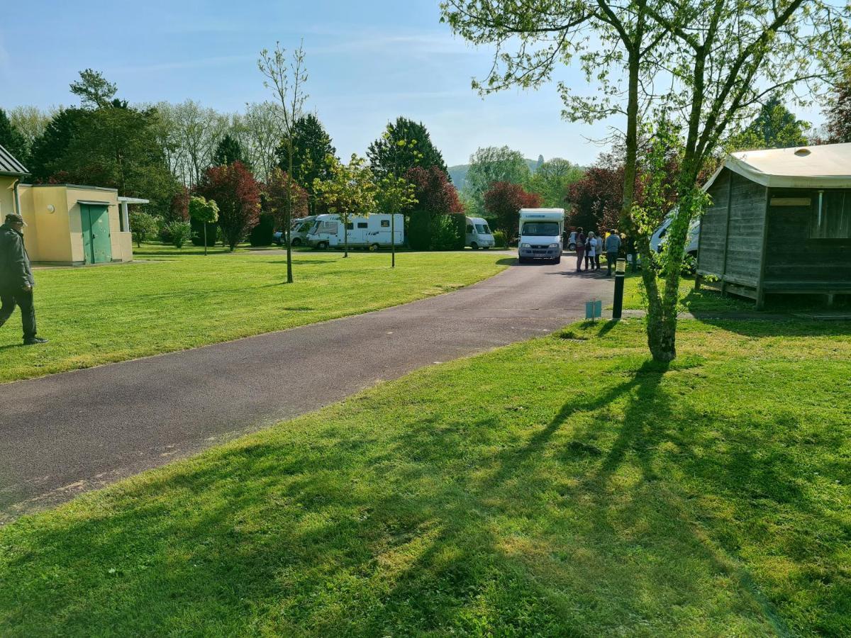 Resort & Camping - Val De Braye Bessé-sur-Braye المظهر الخارجي الصورة