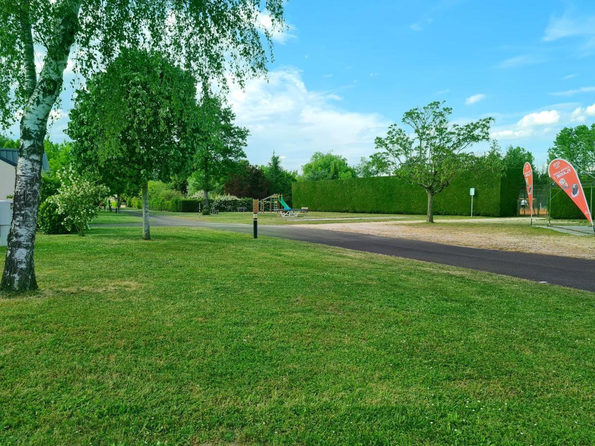 Resort & Camping - Val De Braye Bessé-sur-Braye المظهر الخارجي الصورة