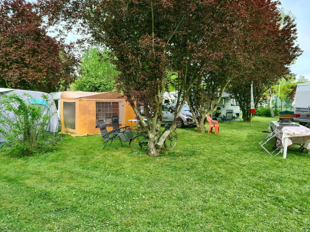 Resort & Camping - Val De Braye Bessé-sur-Braye المظهر الخارجي الصورة