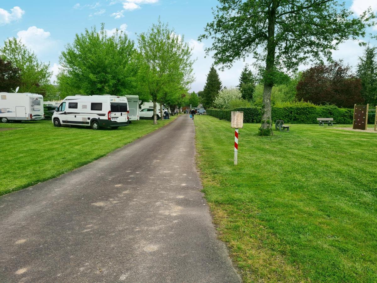 Resort & Camping - Val De Braye Bessé-sur-Braye المظهر الخارجي الصورة