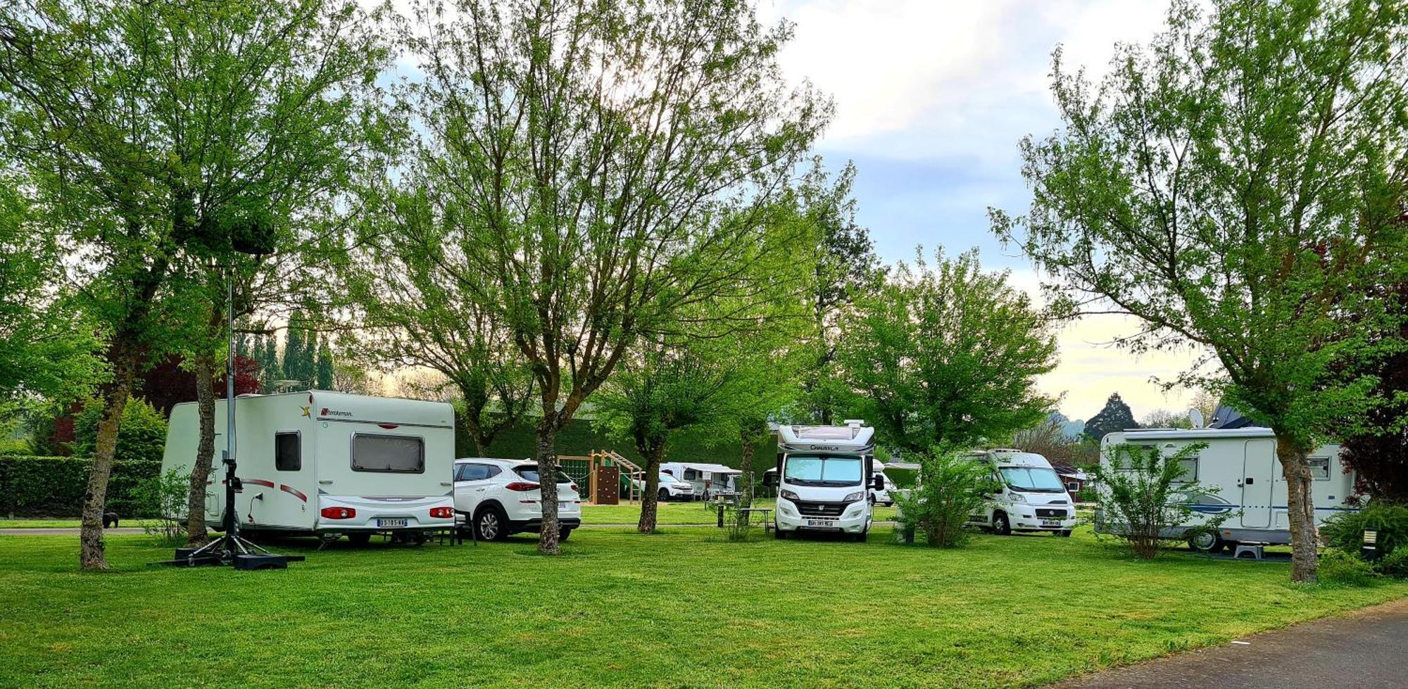 Resort & Camping - Val De Braye Bessé-sur-Braye المظهر الخارجي الصورة